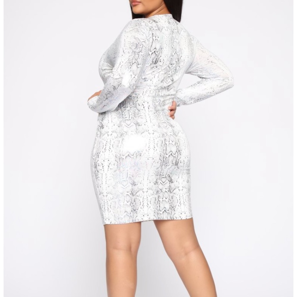 BRAND NEW WHITE SNAKESKIN IRIDESCENT DRESS.
